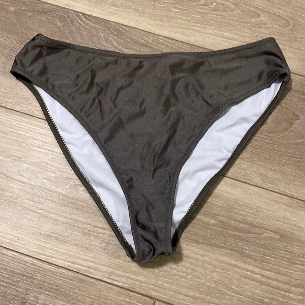 High cut bikini bottoms